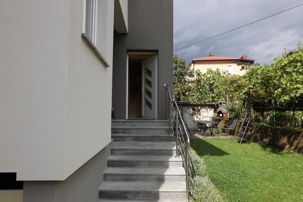 Apartment Cvjetna Fiume Esterno foto