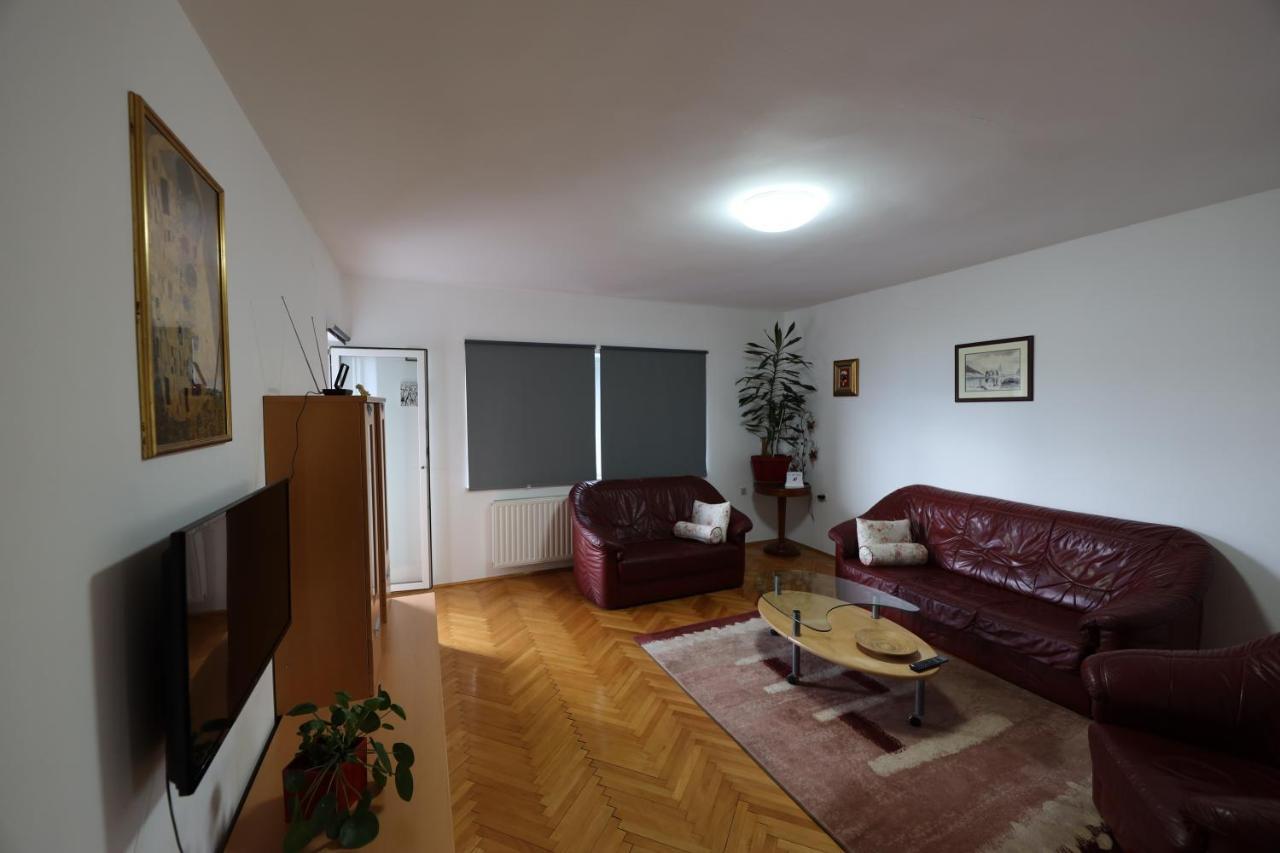 Apartment Cvjetna Fiume Esterno foto